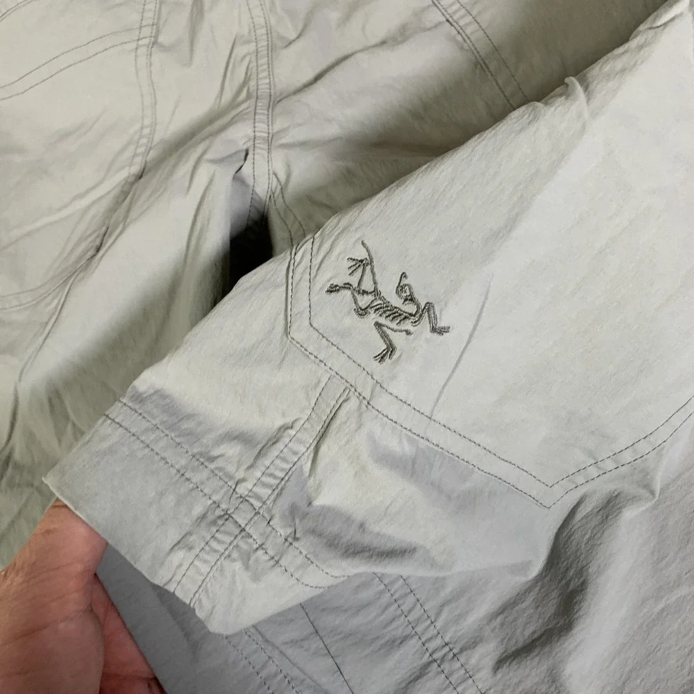 Arc'teryx Shorts Mens 36 Gray Cargo Hiking Quick Dry Stretch 13